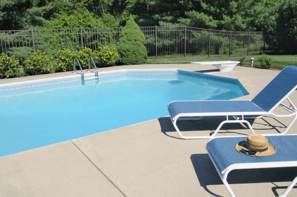 Cost of Poolside Concrete Installation in Bellevue